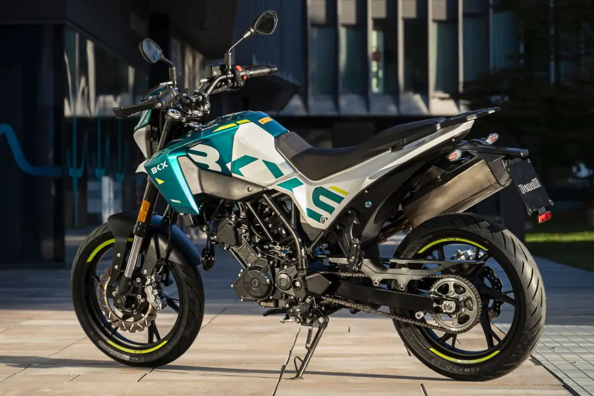 Benelli BKX 125 S - Imagen 14