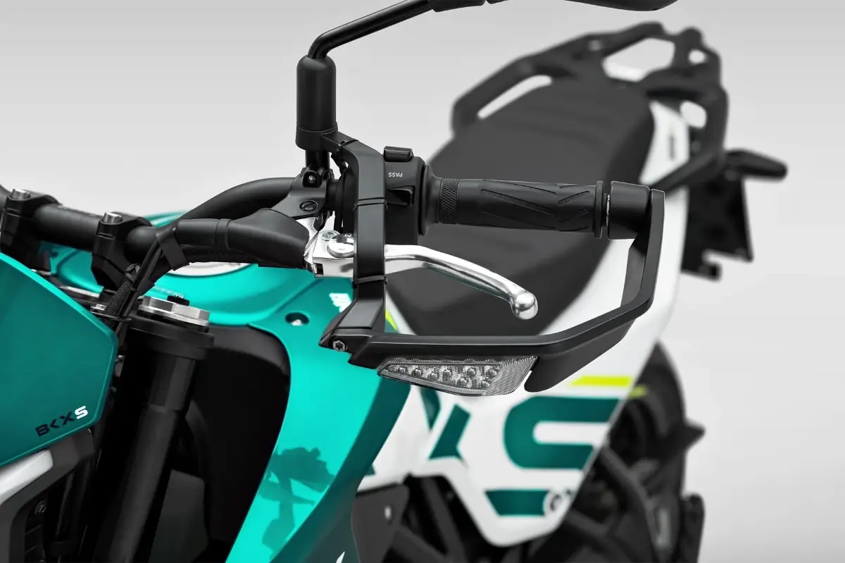 Benelli BKX 125 S - Imagen 8